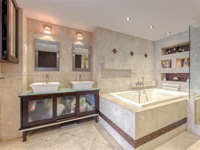 Apartment for sale  Unit #1606 - photo 5986289