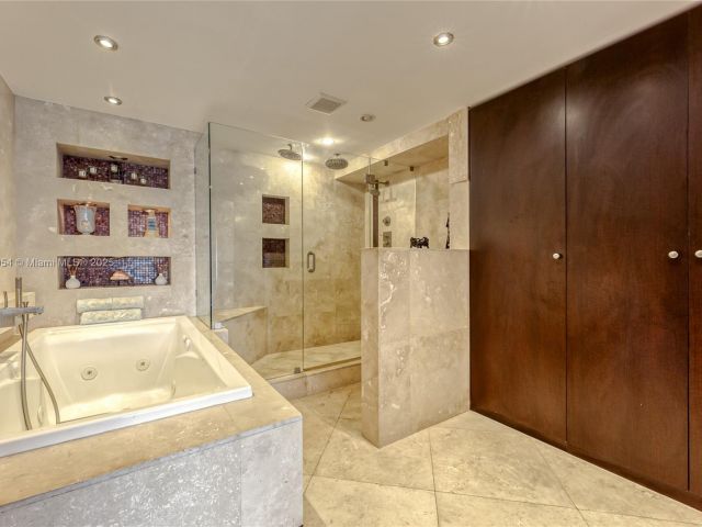 Apartment for sale  Unit #1606 - photo 5986290