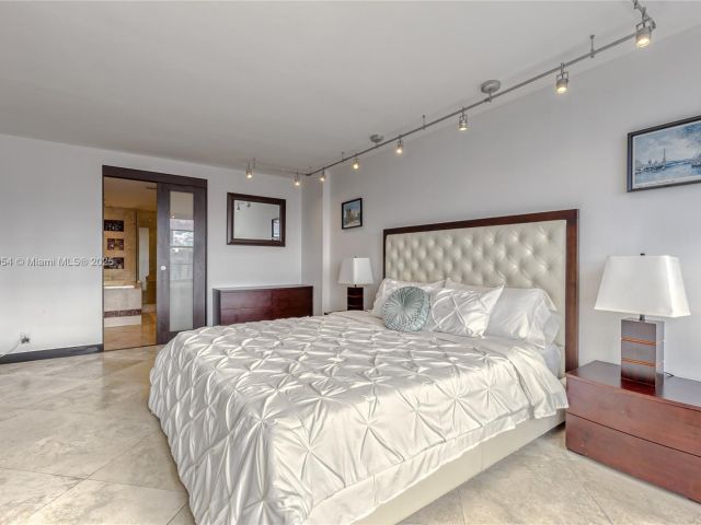 Apartment for sale  Unit #1606 - photo 5986293