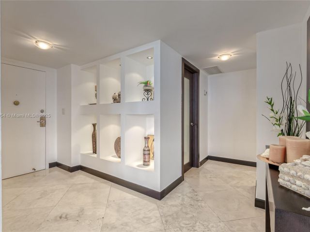 Apartment for sale  Unit #1606 - photo 5986294