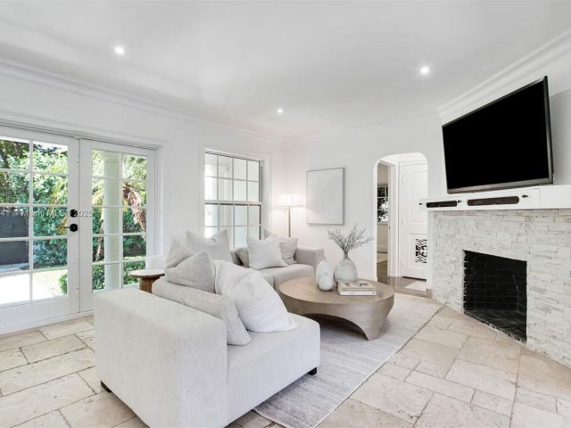 Home for sale at 1161 Sunset Dr - photo 6036343