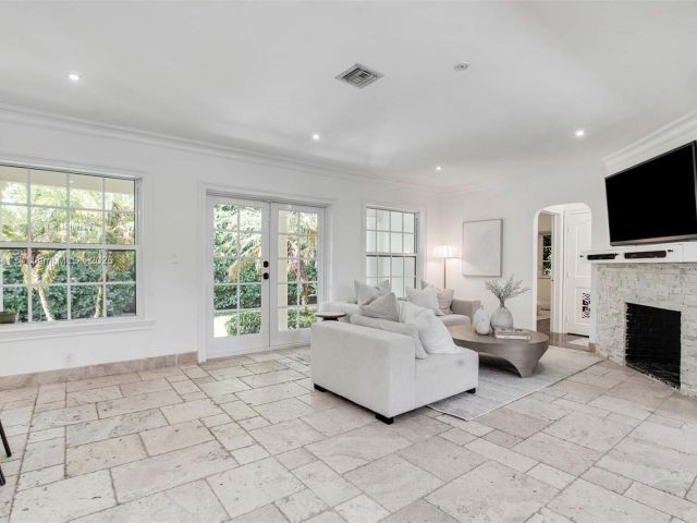 Home for sale at 1161 Sunset Dr - photo 6036344