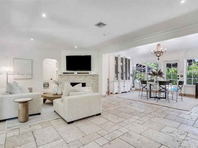 Home for sale at 1161 Sunset Dr - photo 6036345