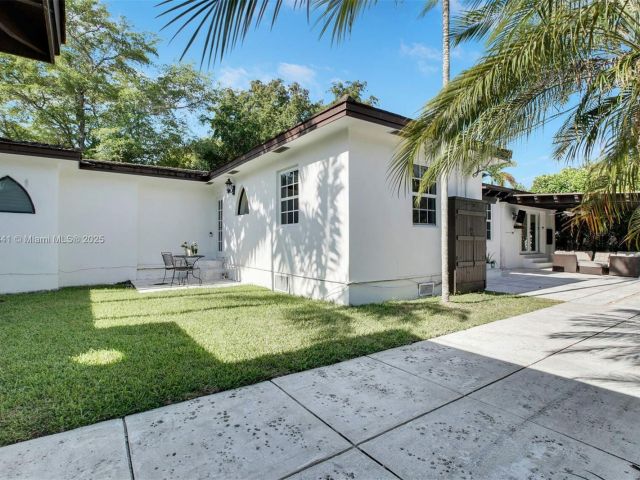 Home for sale at 1161 Sunset Dr - photo 6036346