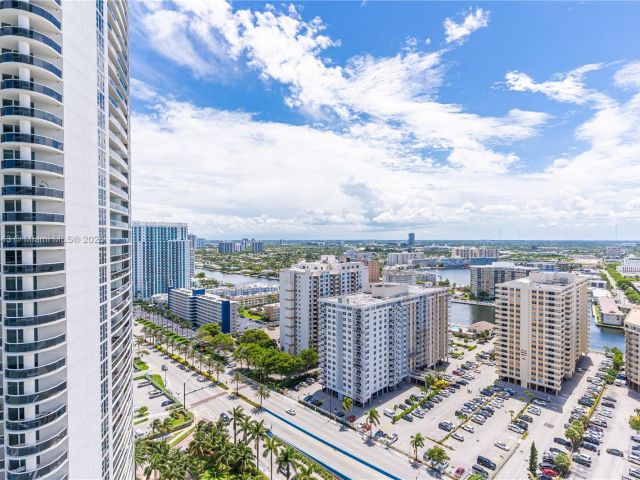 Apartment for rent  Unit #2608 - photo 5947573