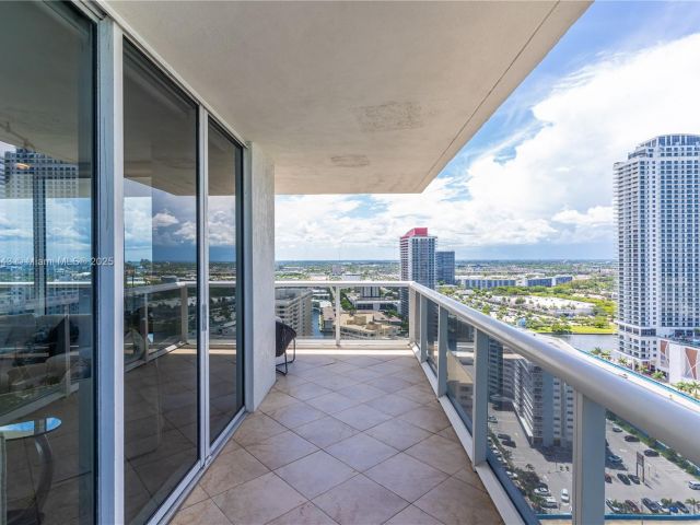 Apartment for rent  Unit #2608 - photo 5947577