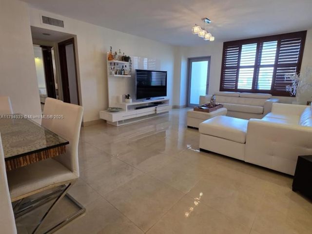 Apartment for sale  Unit #1409 - photo 5948246