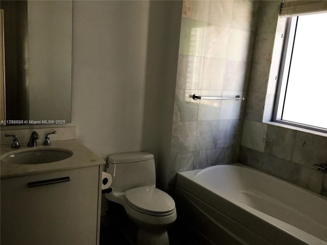 Apartment for sale  Unit #1602 - photo 5955845