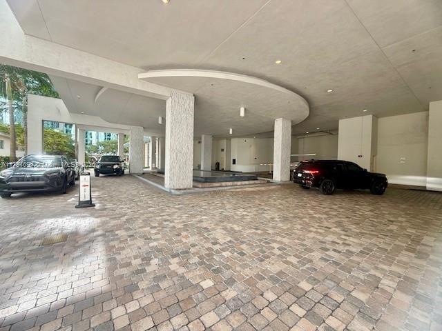 1-bedroom condo for sale in Miami - 1050 Brickell Ave 1602 - MondialRealty