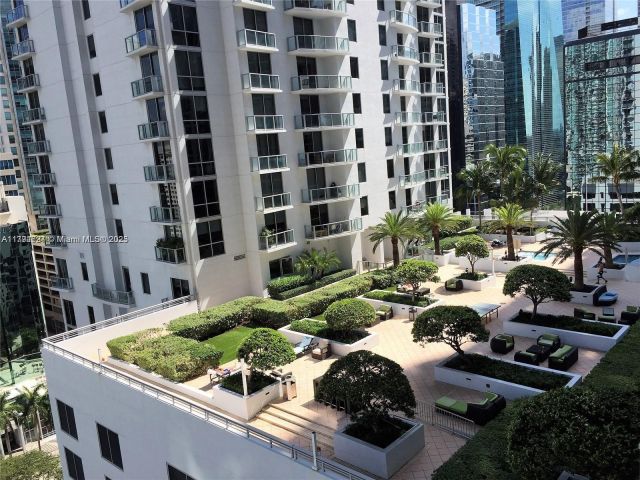 1-bedroom condo for sale in Miami - 1050 Brickell Ave 1602 - MondialRealty
