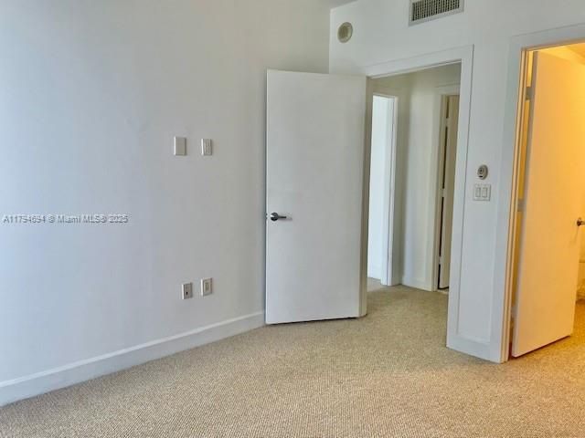 1-bedroom condo for sale in Miami - 1050 Brickell Ave 1602 - MondialRealty