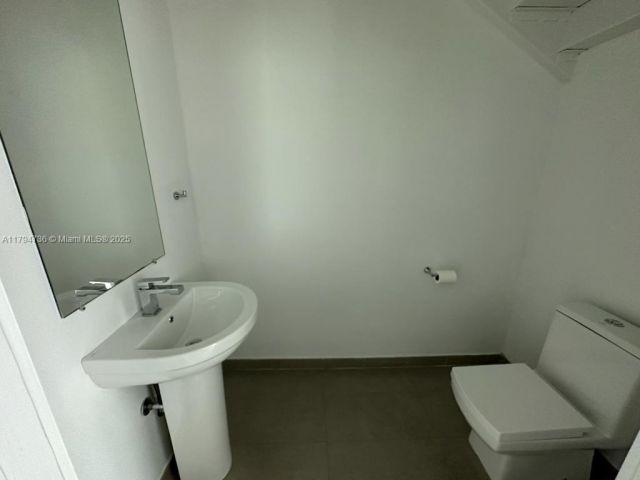 Apartment for sale  Unit #303 - photo 5948858