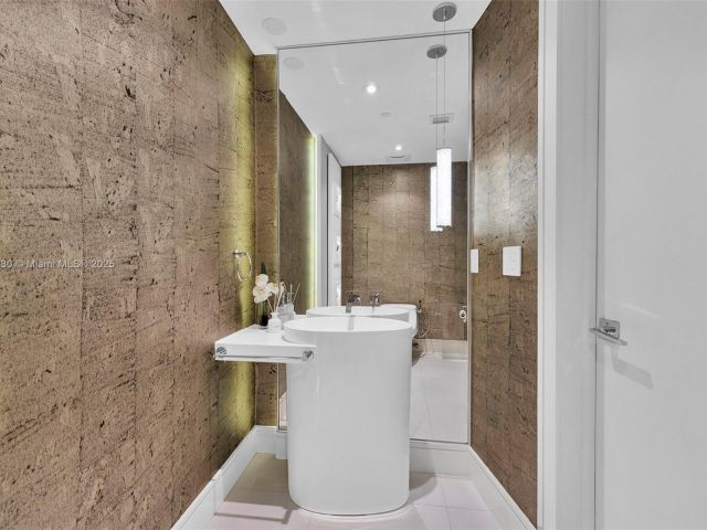 Apartment for sale  Unit #2608 - photo 5947478