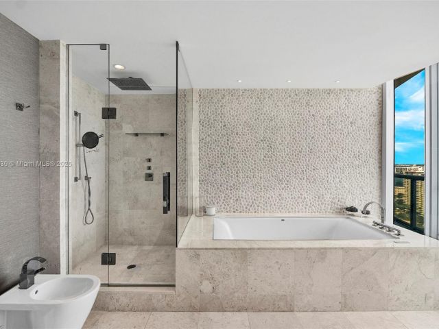 Apartment for sale  Unit #2608 - photo 5947482