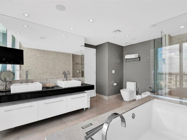 Apartment for sale  Unit #2608 - photo 5947483