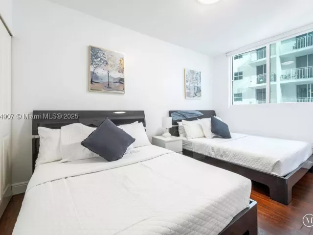 2-bedroom condo for sale in Miami - 170 SE 14th St 1905 - MondialRealty