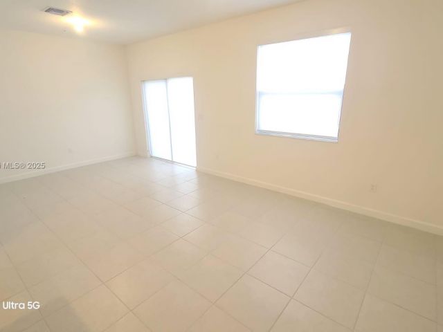 Home for rent at 226 SW 159th Ct 226 - photo 5947508