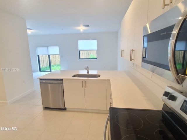 Home for rent at 226 SW 159th Ct 226 - photo 5947511