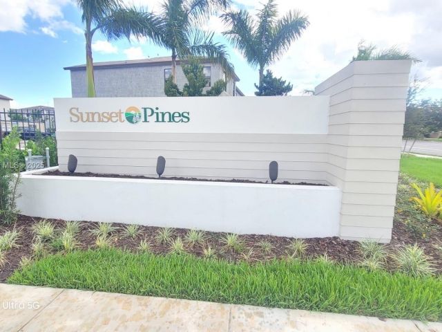 Home for rent at 226 SW 159th Ct 226 - photo 5947514