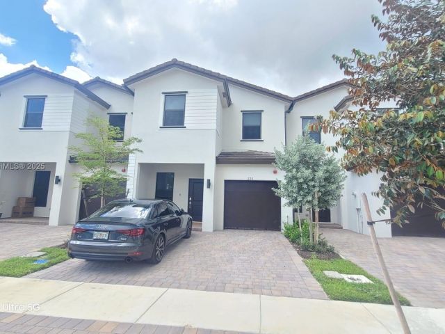 Home for rent at 226 SW 159th Ct 226 - photo 5947515