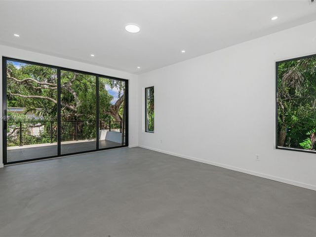 Home for sale at 2730 SW 17th Ave - photo 5998593