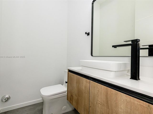 Home for sale at 2730 SW 17th Ave - photo 5998597