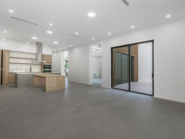 Home for sale at 2730 SW 17th Ave - photo 5998605