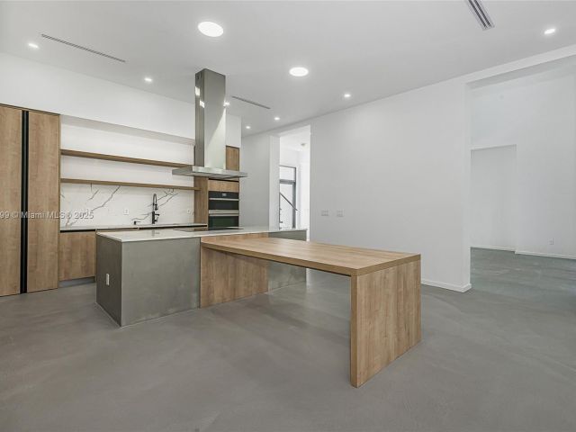 Home for sale at 2730 SW 17th Ave - photo 5998606