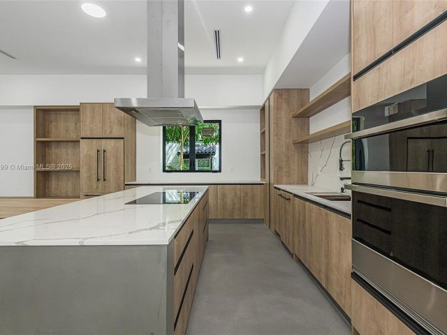 Home for sale at 2730 SW 17th Ave - photo 5998607