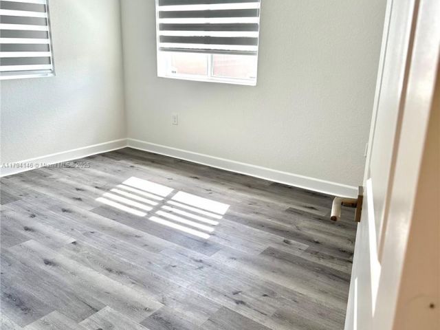 Home for rent at 2418 SE 10th Ct - photo 5975110