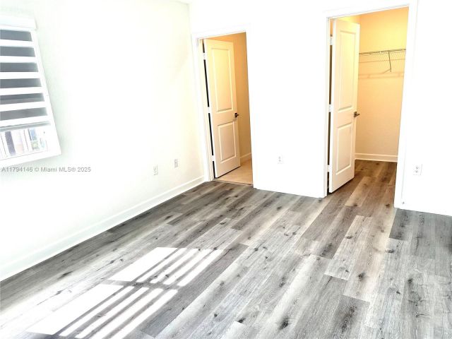 Home for rent at 2418 SE 10th Ct - photo 5975111