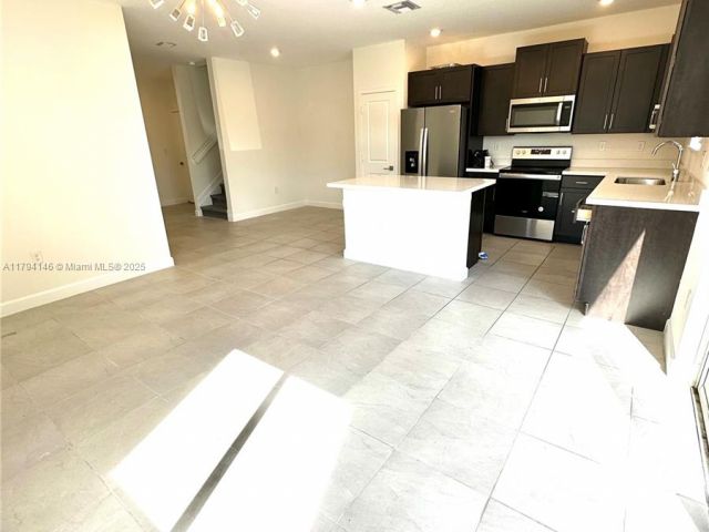 Home for rent at 2418 SE 10th Ct - photo 5975118