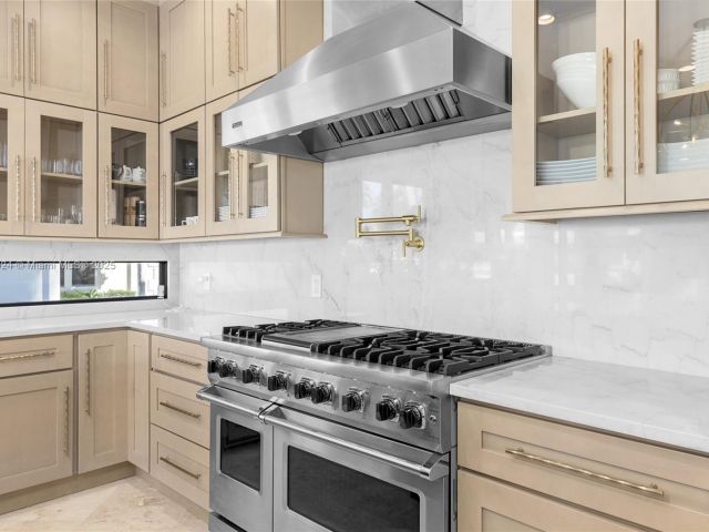 Home for sale at 511 San Marco Dr - photo 5951320