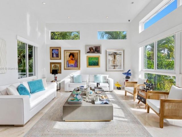 Home for rent at 689 Glenridge Rd 0 - photo 5951472