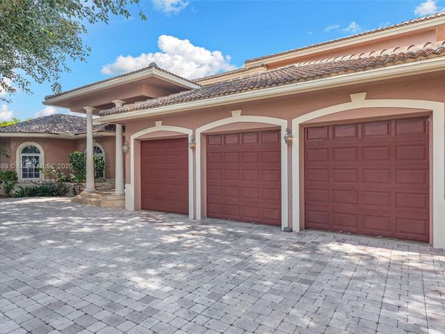 Home for sale at 2709 NE 16th St - photo 5951364