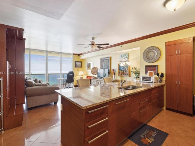 Apartment for rent  Unit #4712 - photo 5951377