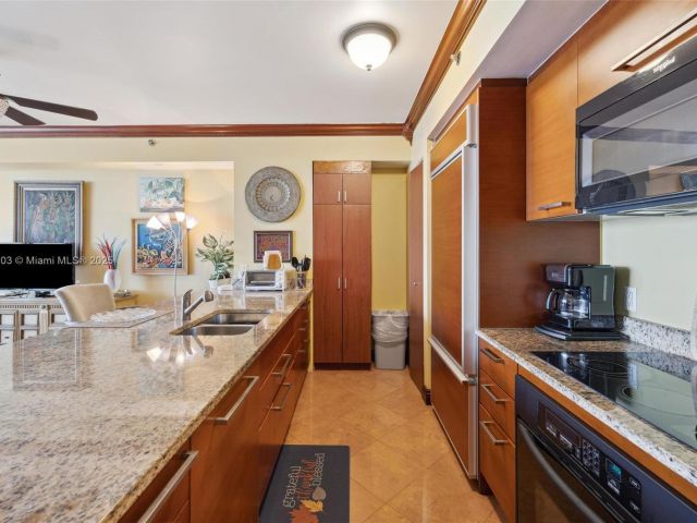 Apartment for rent  Unit #4712 - photo 5951378