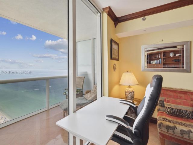 Apartment for rent  Unit #4712 - photo 5951382