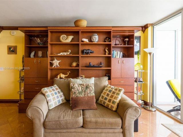 Apartment for rent  Unit #4712 - photo 5951384