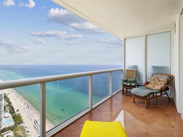 1-bedroom condo for rent in Hallandale Beach - 1830 S Ocean Dr 4712 - MondialRealty