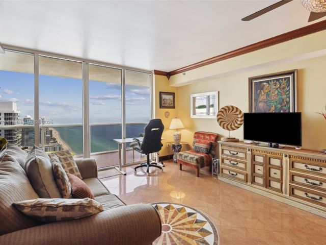 1-bedroom condo for rent in Hallandale Beach - 1830 S Ocean Dr 4712 - MondialRealty