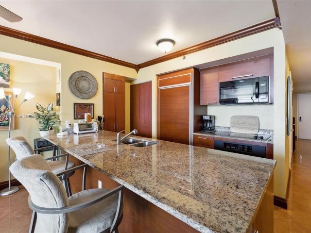 1-bedroom condo for rent in Hallandale Beach - 1830 S Ocean Dr 4712 - MondialRealty