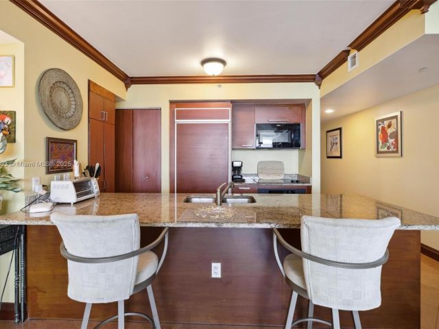 1-bedroom condo for rent in Hallandale Beach - 1830 S Ocean Dr 4712 - MondialRealty