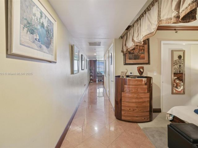 1-bedroom condo for rent in Hallandale Beach - 1830 S Ocean Dr 4712 - MondialRealty