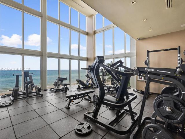 1-bedroom condo for rent in Hallandale Beach - 1830 S Ocean Dr 4712 - MondialRealty