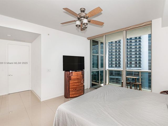 Apartment for sale  Unit #3405 - photo 5954462