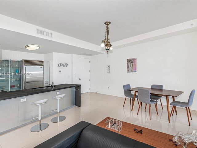 Apartment for sale  Unit #3405 - photo 5954463