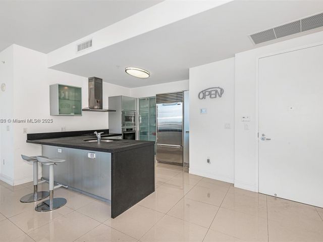 Apartment for sale  Unit #3405 - photo 5954466