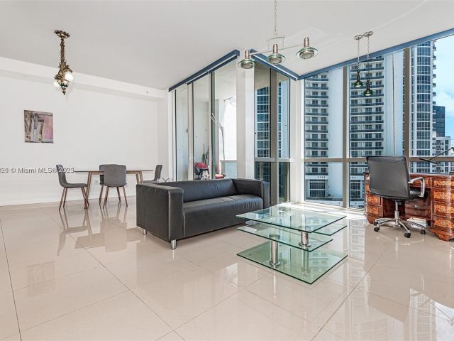 Apartment for sale  Unit #3405 - photo 5954467