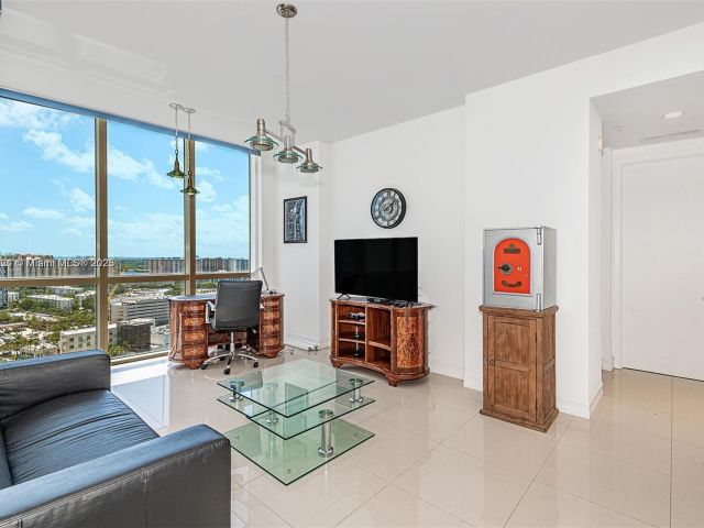 Apartment for sale  Unit #3405 - photo 5954468